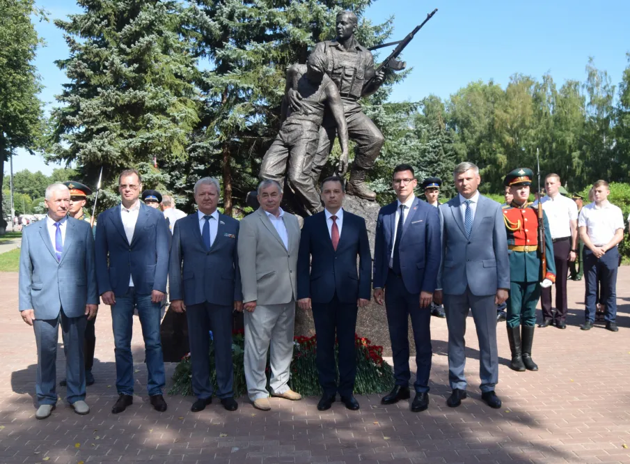 В Городце открыли памятник Герою России Анатолию Крупинову 