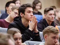 Участники СВО и их дети, обучающиеся в колледжах и вузах, вправе перевестись на бюджет