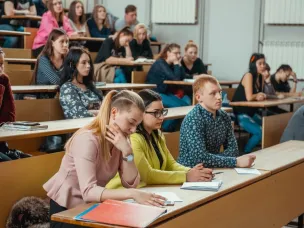 Студентам и старшеклассникам, чьи родители-нижегородцы принимают участие в специальной военной операции в Украине, будут выплачены отдельные стипендии