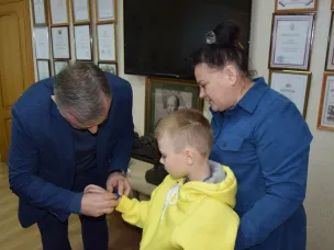 Юный житель Городца получил новогодний подарок от Полномочного представителя Президента